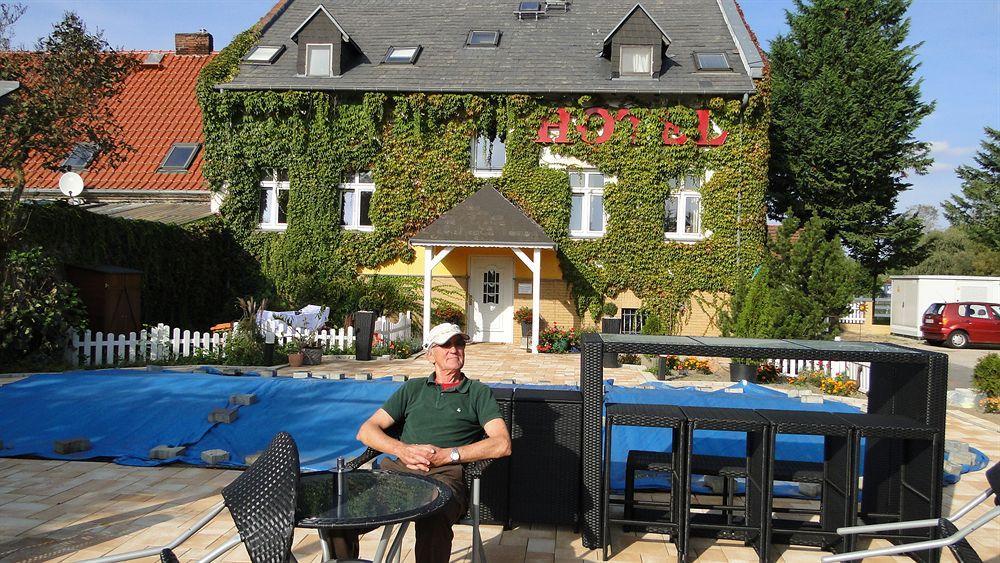 Hotel Dallgow Bagian luar foto