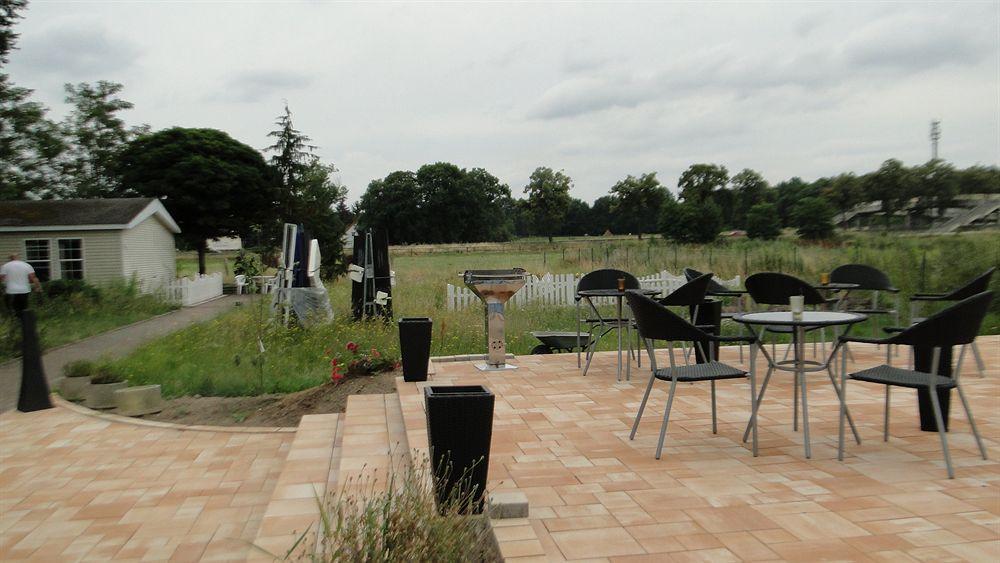 Hotel Dallgow Bagian luar foto