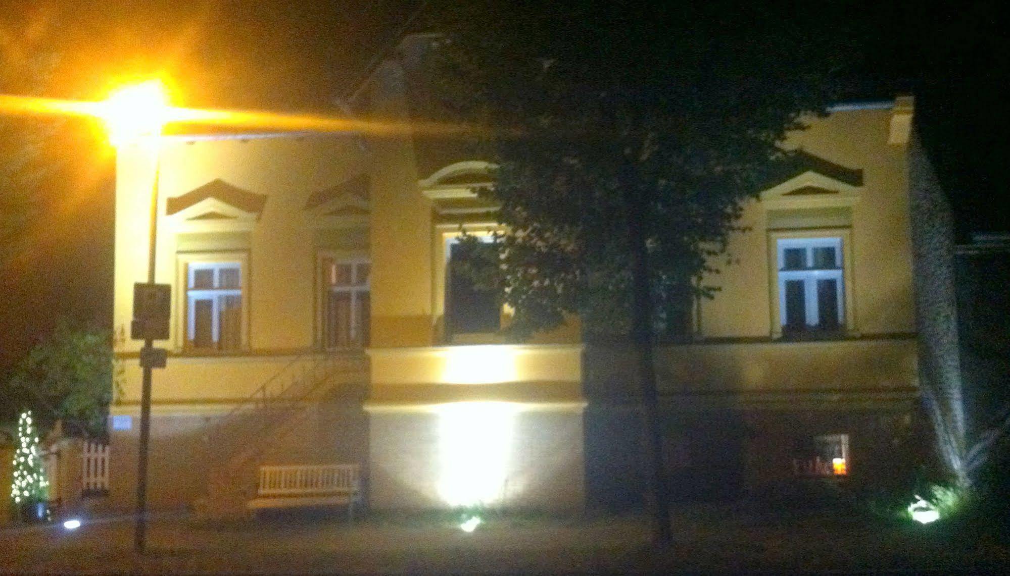 Hotel Dallgow Bagian luar foto