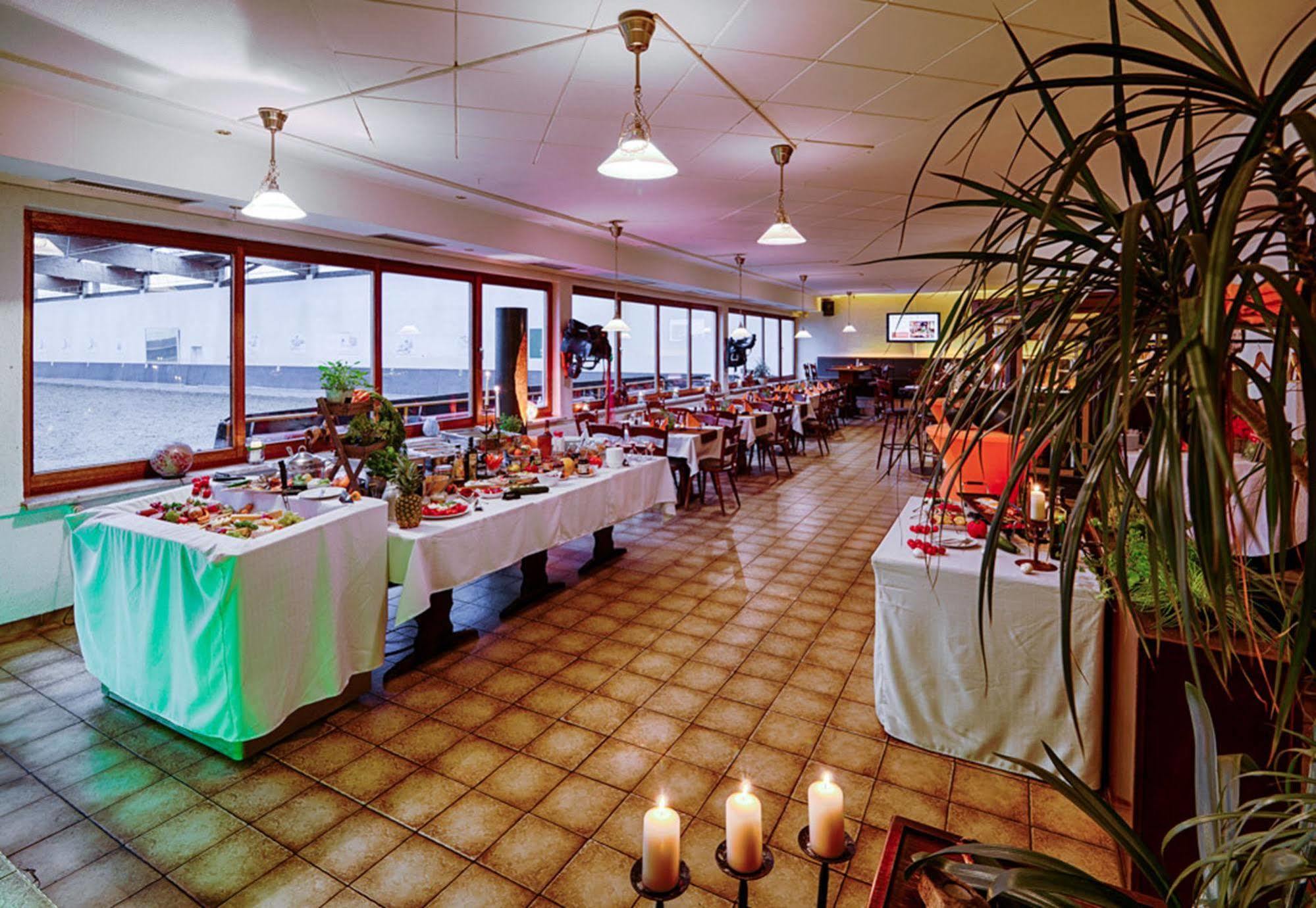 Hotel Dallgow Bagian luar foto