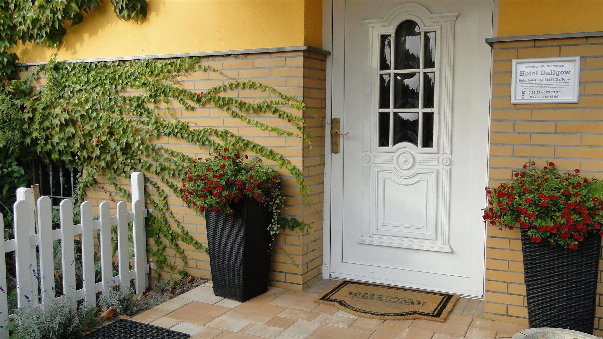 Hotel Dallgow Bagian luar foto