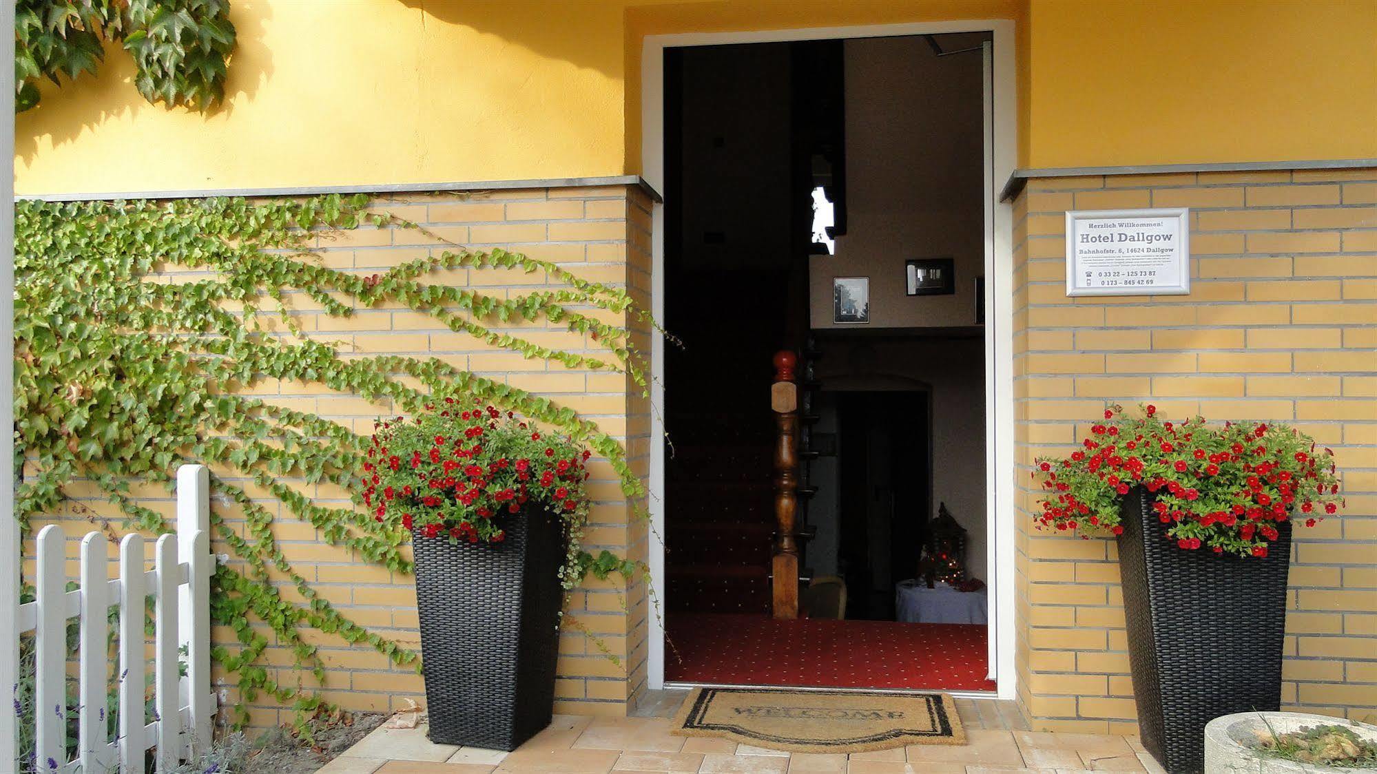 Hotel Dallgow Bagian luar foto